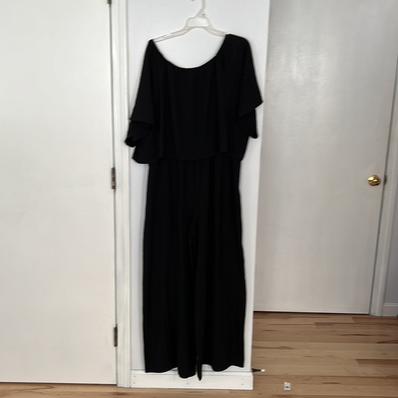 Black plus sized jump suit! 2xl - Picture 2 of 2